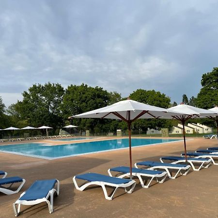Village Vacances Chateau De Treambert Mesquer Bagian luar foto